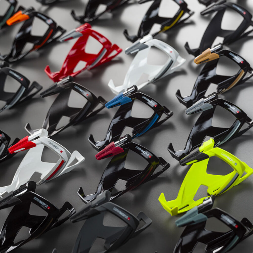 Custom races. Elite Custom Race Plus. Флягодержатель Elite Custom Race Plus. Флягодержатель Elite Custom Race Plus (2020). Бутылкодержатель для велосипеда.