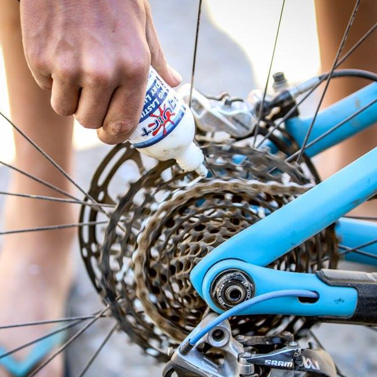 Lubricante de cadena de larga duración • Squirt Cycling Products
