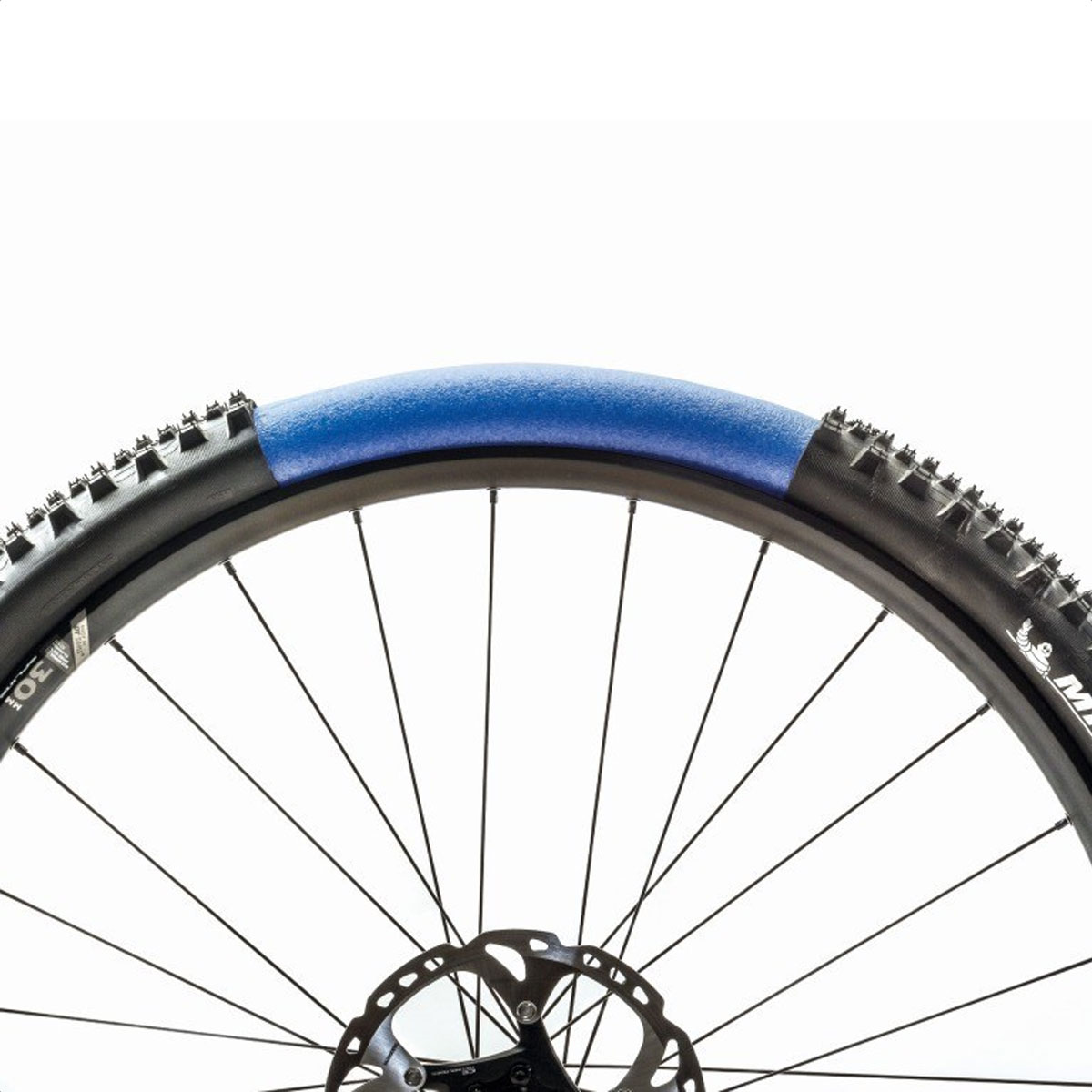 Espuma tipo mousse antipinchazos para usar con cámara en cubiertas de  bicicleta no tubeless - Iberobike
