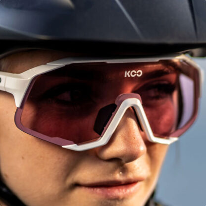 Lentes De Sol KOO Demos (White - Photochromic Pink) - Image 3